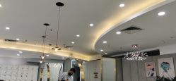 点击看大图 -八佰伴8008星级形象店