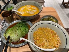 -蟹黄鱼·海派深夜面馆(巨鹿路店)