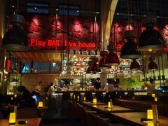 -FOUR PLAY BAR