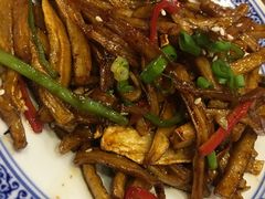 肉丝炒杏鲍菇丝-满园烤鸭·春饼(太原街万达店)
