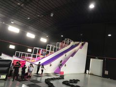 -嘿哟动霸CHUA·新潮玩运动娱乐中心·蹦床滑冰团建乐园