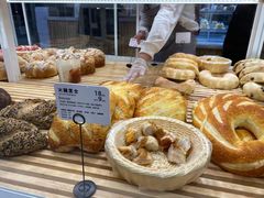 -焙丽拾光(麦凯乐直营店)