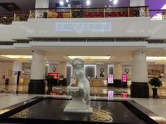 -乌兰湖畔草坪轻奢营地