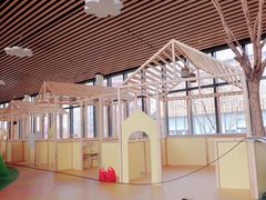 -田园东方蜜桃村的田野营地