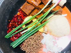 -四小区火锅·巷子里的重庆火锅(花照壁店)