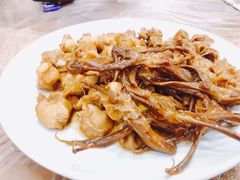 卤鸭舌-蓝精灵饺子店