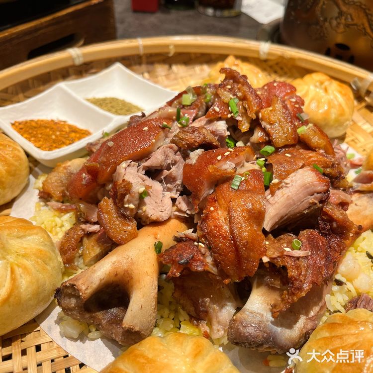 朋友带我去吃太原菜，在刷了好久，终于选了土包滋