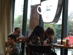 靠窗位-猫屎咖啡(日月光中心广场店)