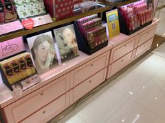 -4inlook美目美佳隐形眼镜店(恒隆广场店)