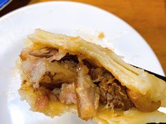 烙饼卷肘子-生活本该如此北京小馆(周庄嘉园店)