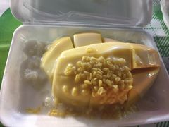 -芒果糯米饭摊子