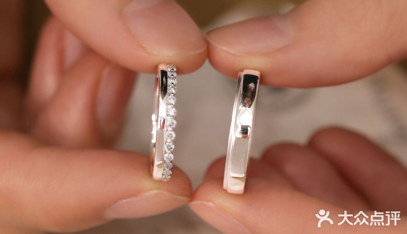 5K+就能搞定的大气时尚的情侣对戒，超心动der[加油][加油]