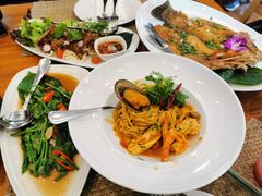 -Chom Cafe and Restaurant