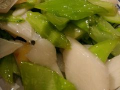 -云海肴·汽锅鸡·云南菜(天山百盛优客店)