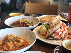 -ROAST coffee & eatery
