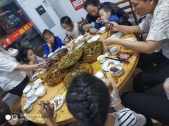 -一品红烧鸭特色川菜(三岔湖店)