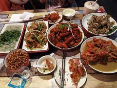 -虾弄弄海派小龙虾·牛羊蝎子火锅