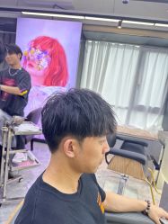 -藤野造型烫发染发