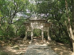 -灵岩山风景区