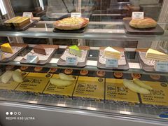 面包甜点陈列柜-猫王榴莲世家(三里屯SOHO商场店)