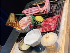-铭牛烧肉·和牛海鲜自助(高新月牙湖店)