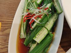 白灼秋葵-酸婆娘江湖川菜(紫竹路店)