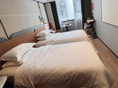 -朵兰达V酒店(成都春熙路太古里国金中心店)