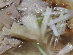 -金卯白肉罩火烧