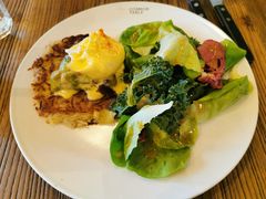 慢煮澳大利亚牛舌-Common Table · Brunch & Coffee