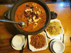 -临江餐馆二楼美食部落