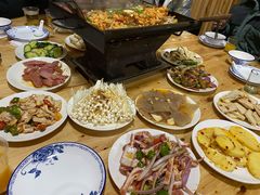 -宏兴烤鱼山庄(宣恩总店)
