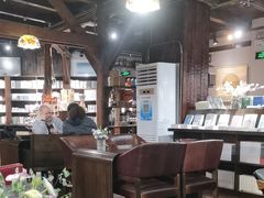 -良友书坊(安徽路店)