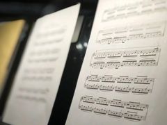 -朗韵钢琴学校(中环金界店)