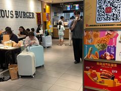 -麦当劳(上海虹桥站30B检票口楼上)