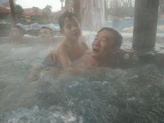 -金孔雀温泉旅游度假村