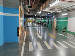 -白玉兰广场停车场