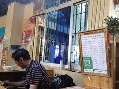 大堂-老光明岗琼甜茶馆