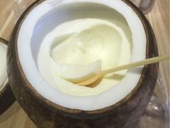-志龙皇冠吃货椰子铺