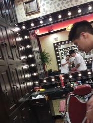 -东方先生国潮男士理发馆
