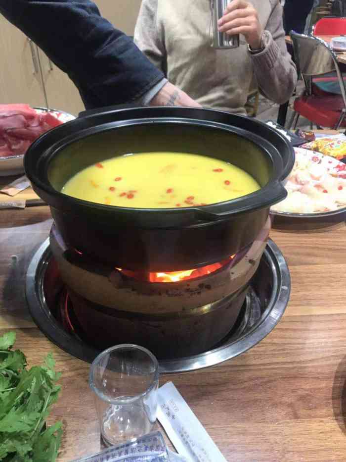 鲜到围食·鸿运打边炉-"女儿中了霸王餐100元的代金券,这个店离.