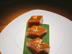 松子枣泥拉糕-鑫震源·苏式大虾生煎(山塘街店)