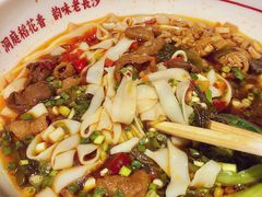 -呷佬·长沙手工米粉(金沙江路店)