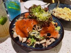 烟熏三文鱼杂菌沙拉-BE BRIGHT KITCHEN(正佳广场店)