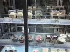 -红宝石·鲜奶小方·海派西点房(联洋店)