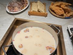 -尚尚仙·酸汤猪手·猪肚鸡火锅(华联万柳购物中心店)