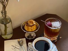 -Café Monson