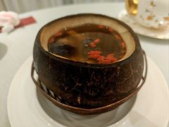 整只椰子鸽子汤-尚一汤·粤菜海鲜(环球港店)