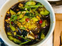 捞汁黄瓜-楚媚娘炭火蛙锅(宽厚里店)