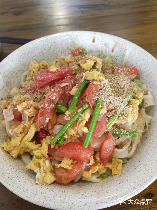 新密印象·石磨手擀面特色担担面手擀面图片