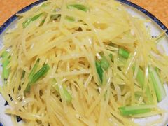 土豆丝炒芹菜丝-小郭私房菜·海肠捞饭店(学士街店)